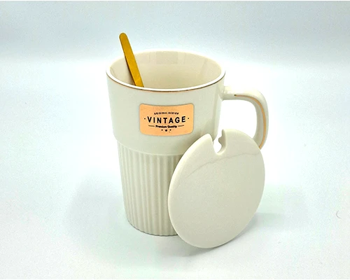 كوب سيراميك بتصميم كلاسيكي