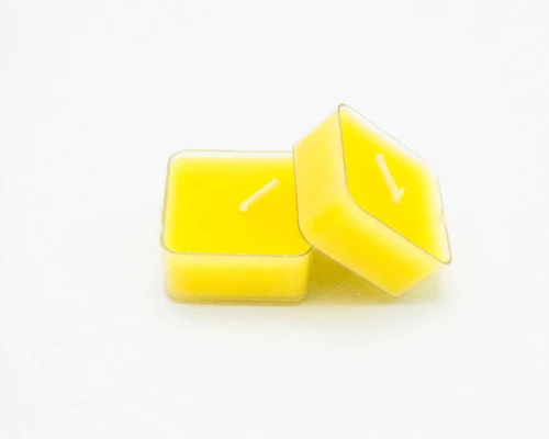 مجموعة شموع معطرة مربعة – 12 قطعة